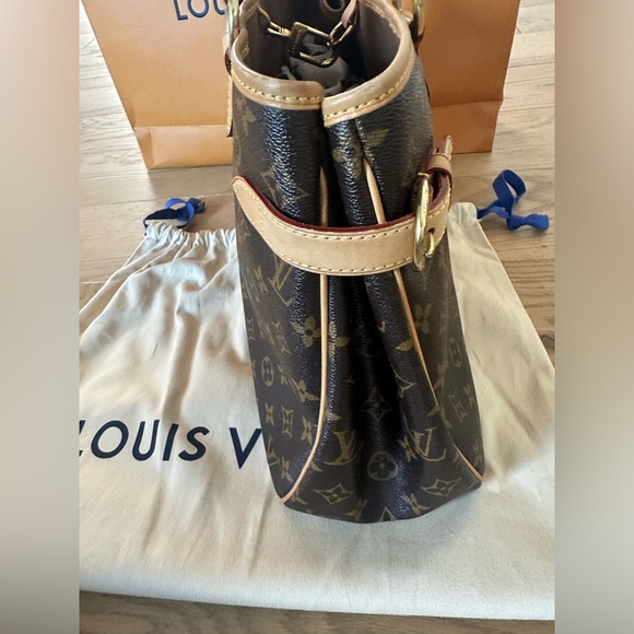 Louis Vuitton Pre-Owned 2006
Batignolles Tote Bag - Picture 13 of 16